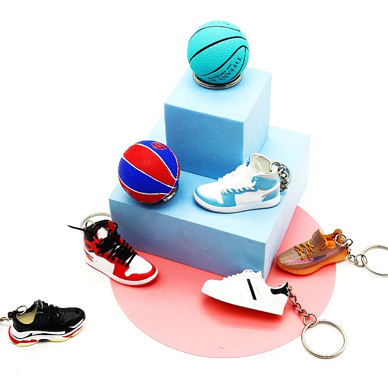 Wsnbwye Designer Sneakers for Women And Ladies DIY Sublimation Anime 3D Llaveros CHAVEIRO Rubber Personalized Sneakers Keychain