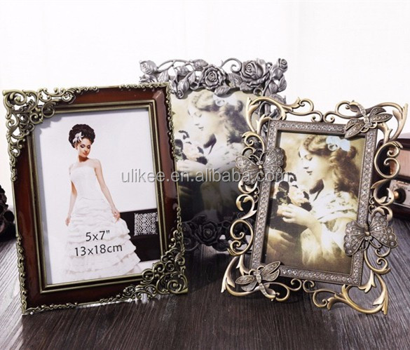 Wholesale Antique Crafts Paris Love Shape Tourism Souvenirs Vintage Metal Photo Frame
