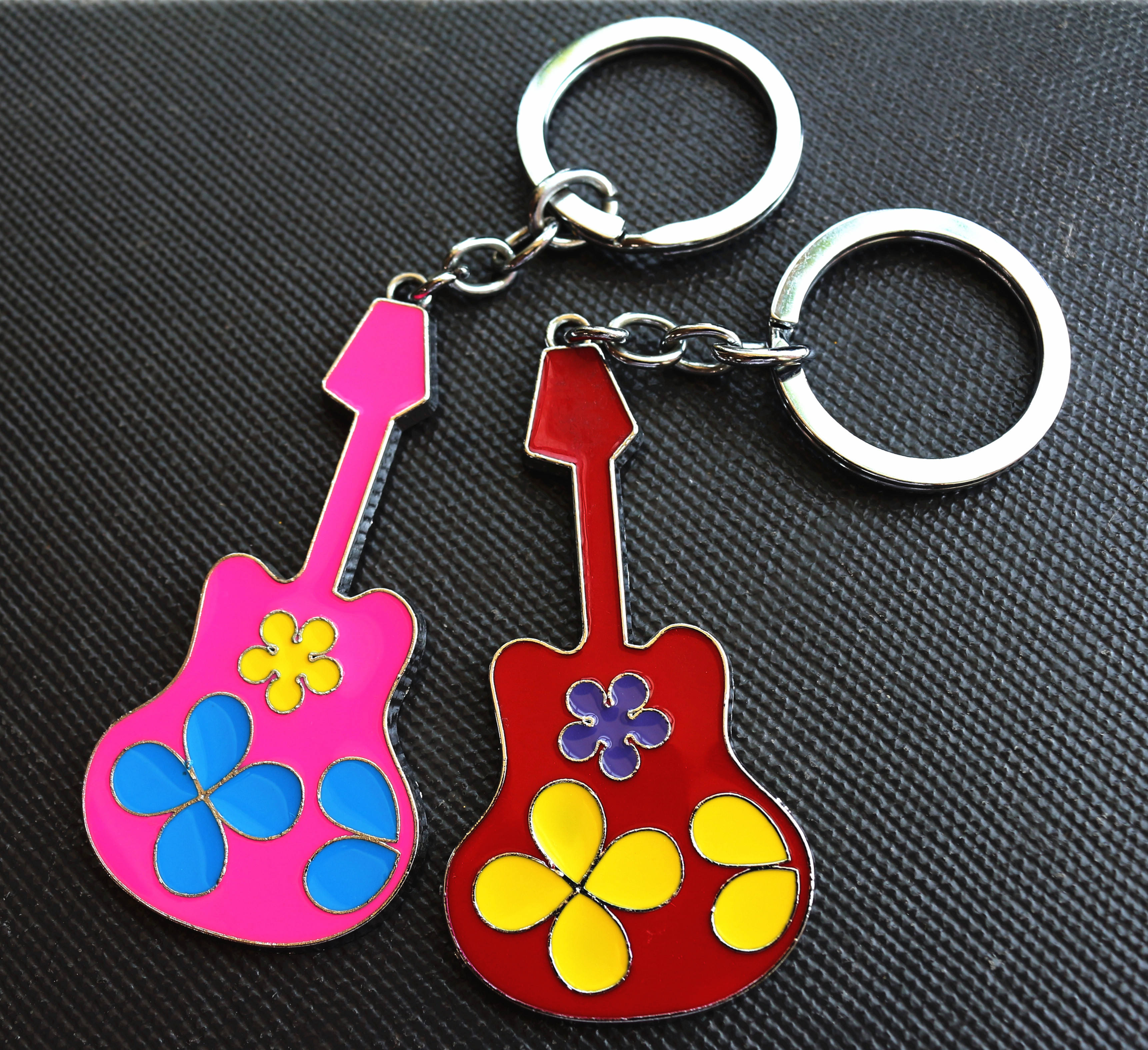 Hot Selling High Quality Custom Guitar Shape Metal Key Chains