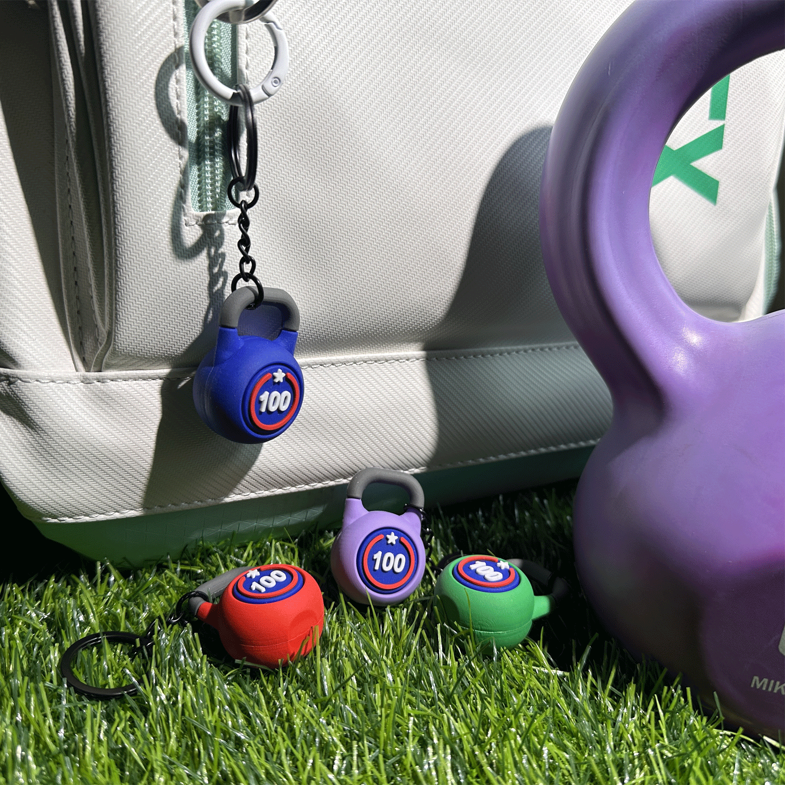Wsnbwye Colorful fashion sports wind rubber kettlebell key chain Creative muscle strong fitness weight Outdoor keychain for display gift backpack pendant