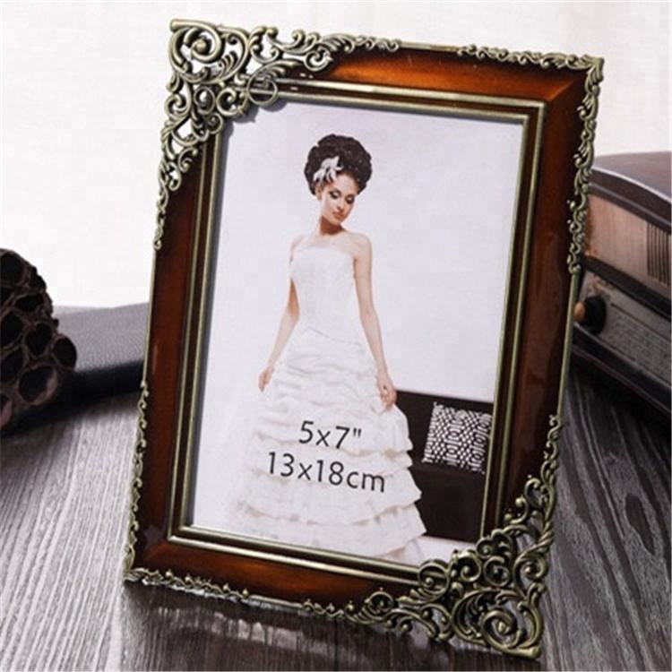 Wholesale Antique Crafts Paris Love Shape Tourism Souvenirs Vintage Metal Photo Frame