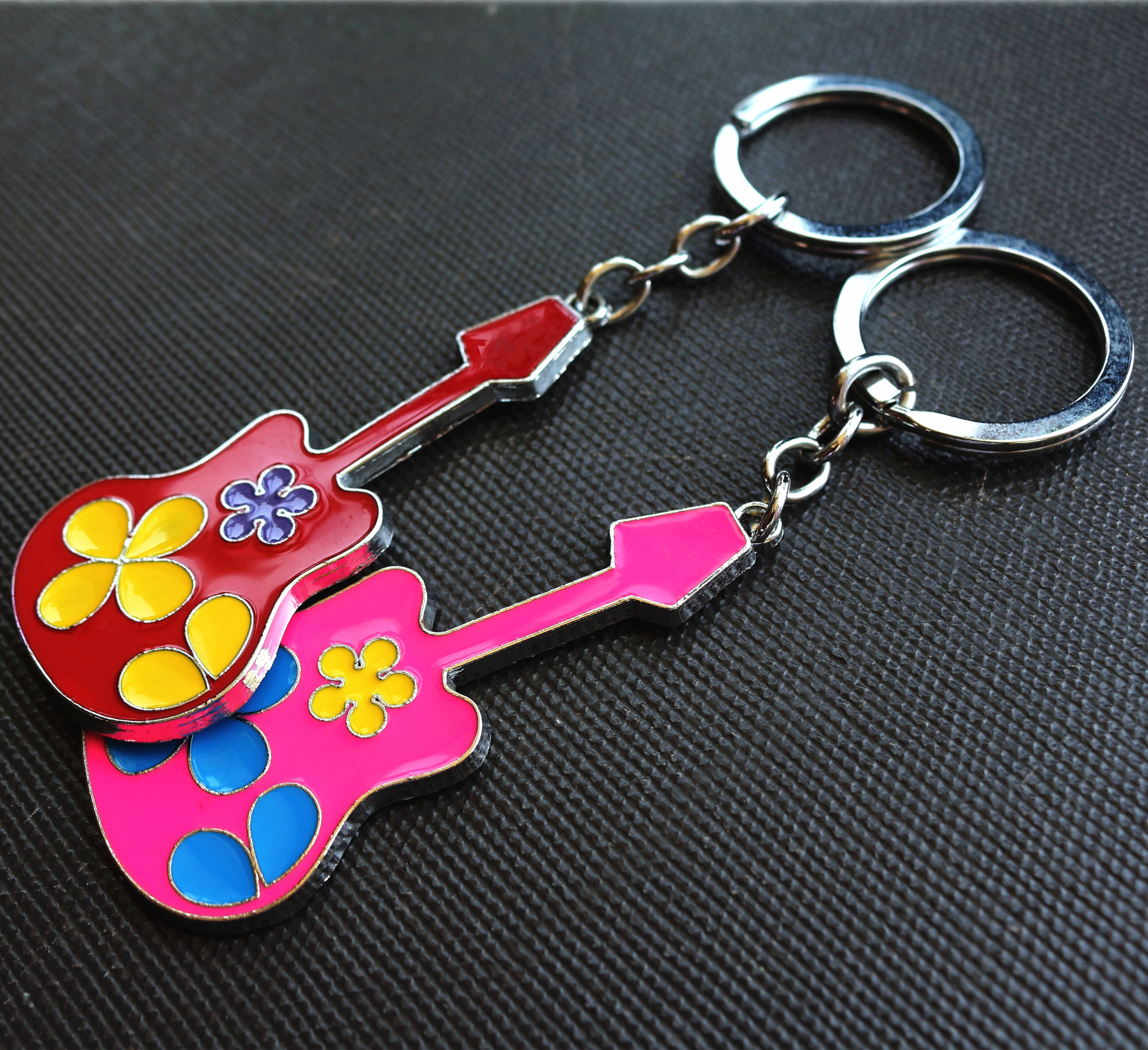 Hot Selling High Quality Custom Guitar Shape Metal Key Chains