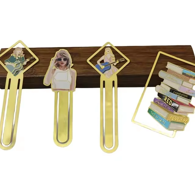 Bookmarks: Not only a companion for reading, but also a symbol of taste