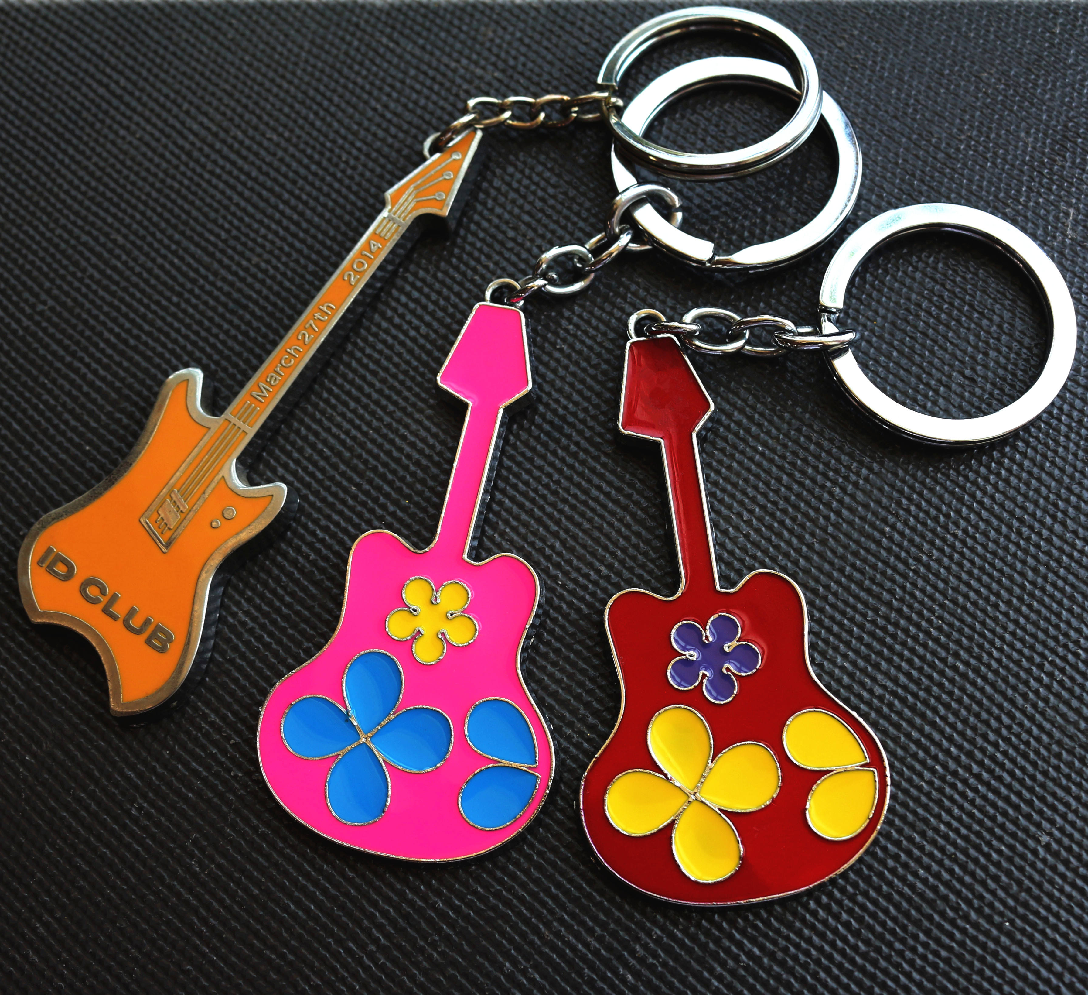Hot Selling High Quality Custom Guitar Shape Metal Key Chains