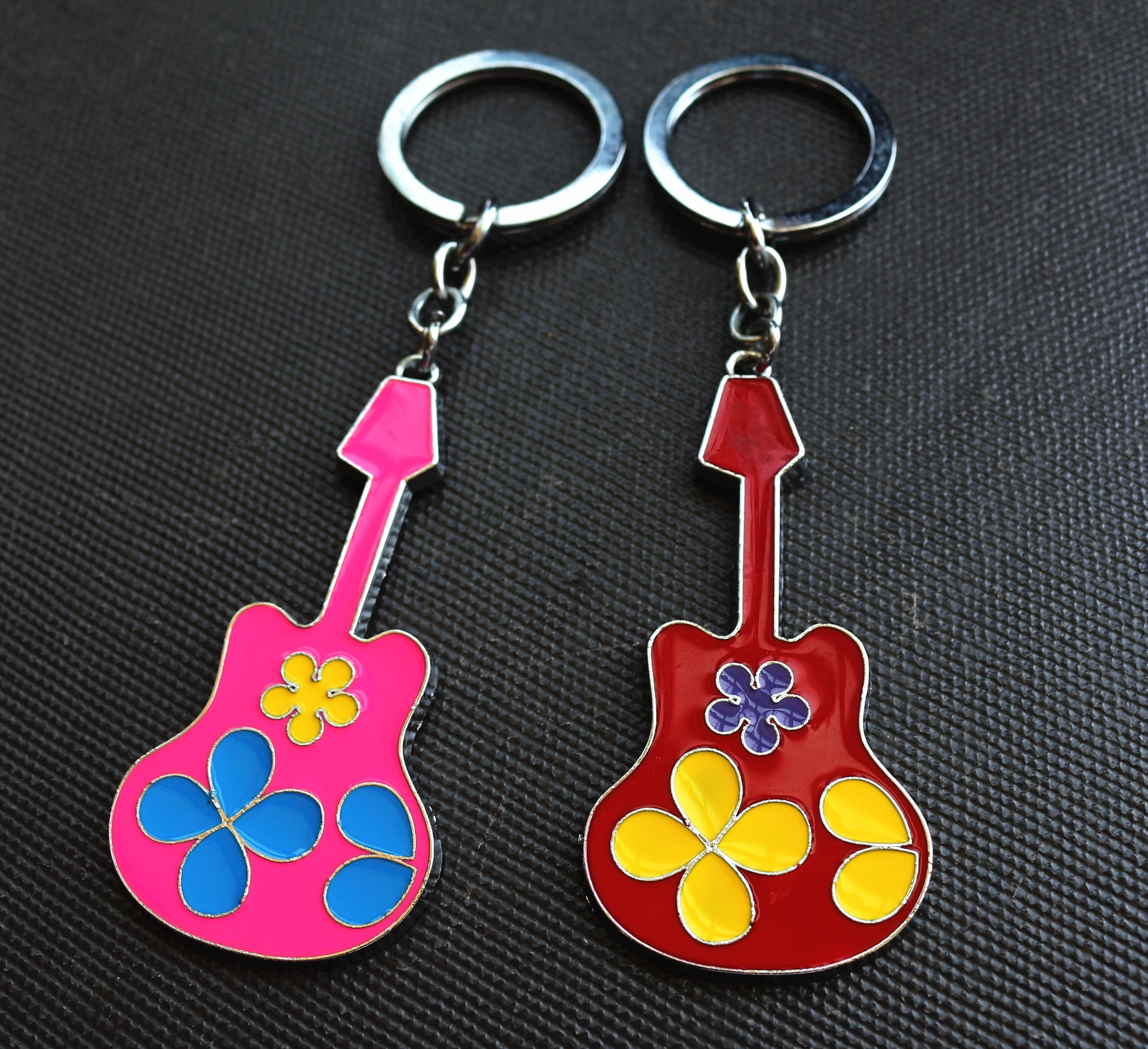 Hot Selling High Quality Custom Guitar Shape Metal Key Chains
