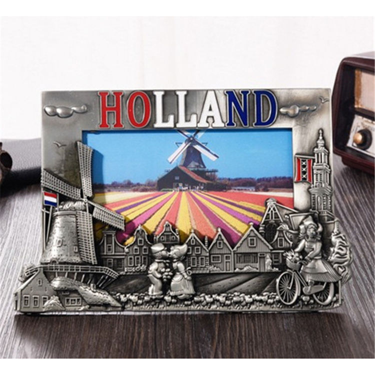 Wholesale Antique Crafts Paris Love Shape Tourism Souvenirs Vintage Metal Photo Frame