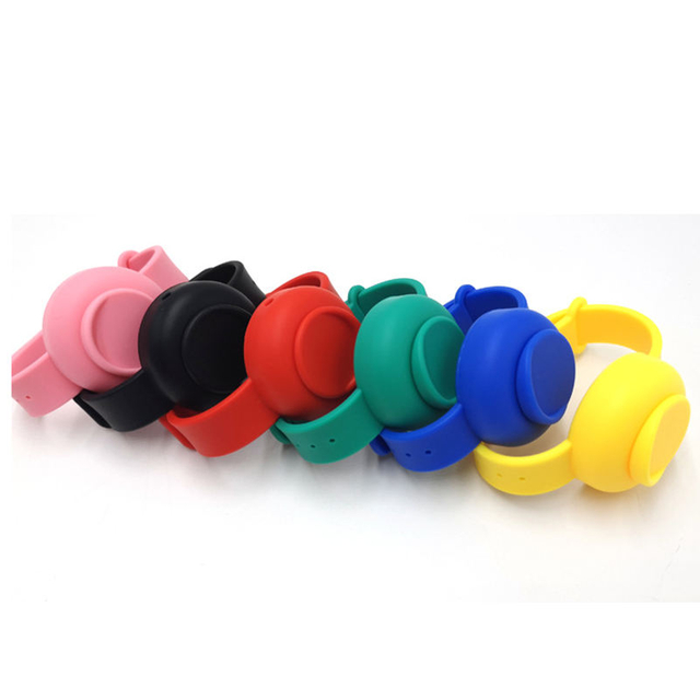 Wholesale Reusable Silicone Hand Sanitizer Wrist Band Extrusion Bracelet