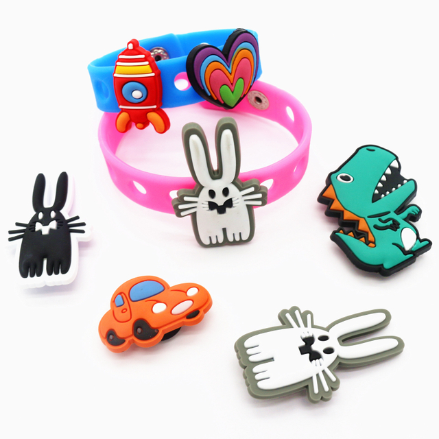 New arrival custom cartoon soft pvc rubber charm silicone wristband bracelet with charms