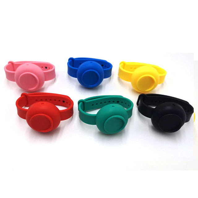 Wholesale Reusable Silicone Hand Sanitizer Wrist Band Extrusion Bracelet