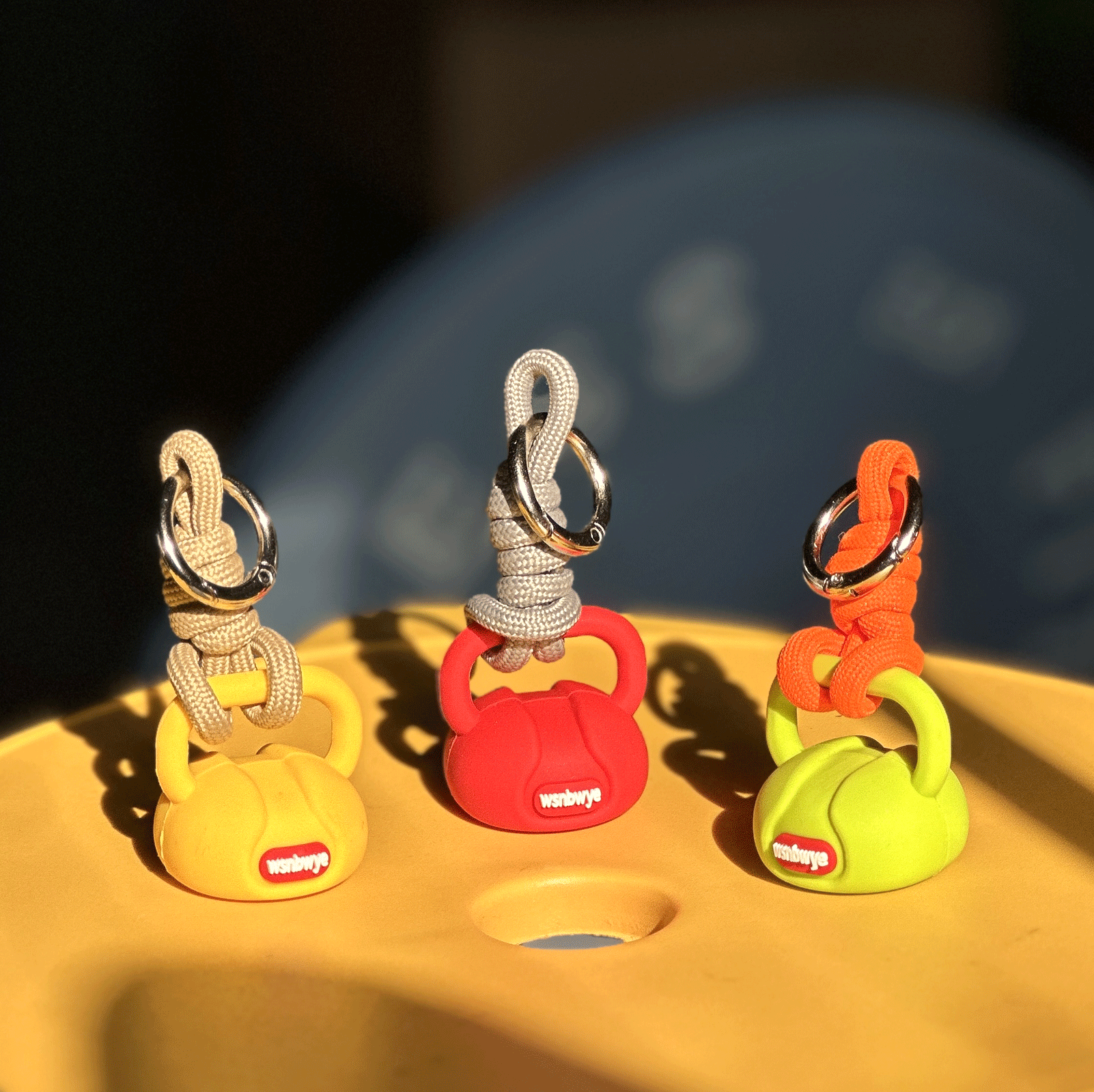 1pc Wsnbwye Fashion Color Mini Twine Kettlebell Keychain Exercise Weight Lifting Stretching Strength Training Portable Fitness Gadget for Decorating Backpack Pendant