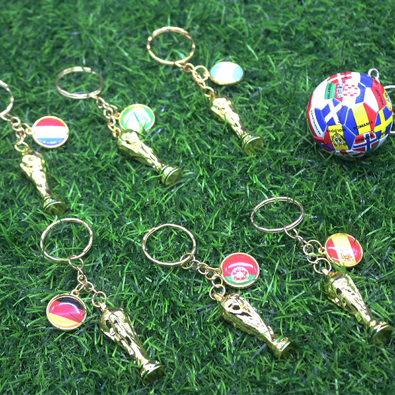 2022 Hot Selling Metal World Cup Valentines Day Gift Keychain Promotional Accessories World Football Cup Key Chain