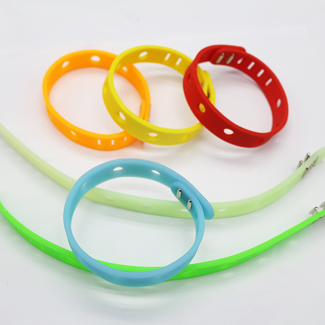 Eco-Friendly DIY Silicone Shoe Charm Organizer Bracelet