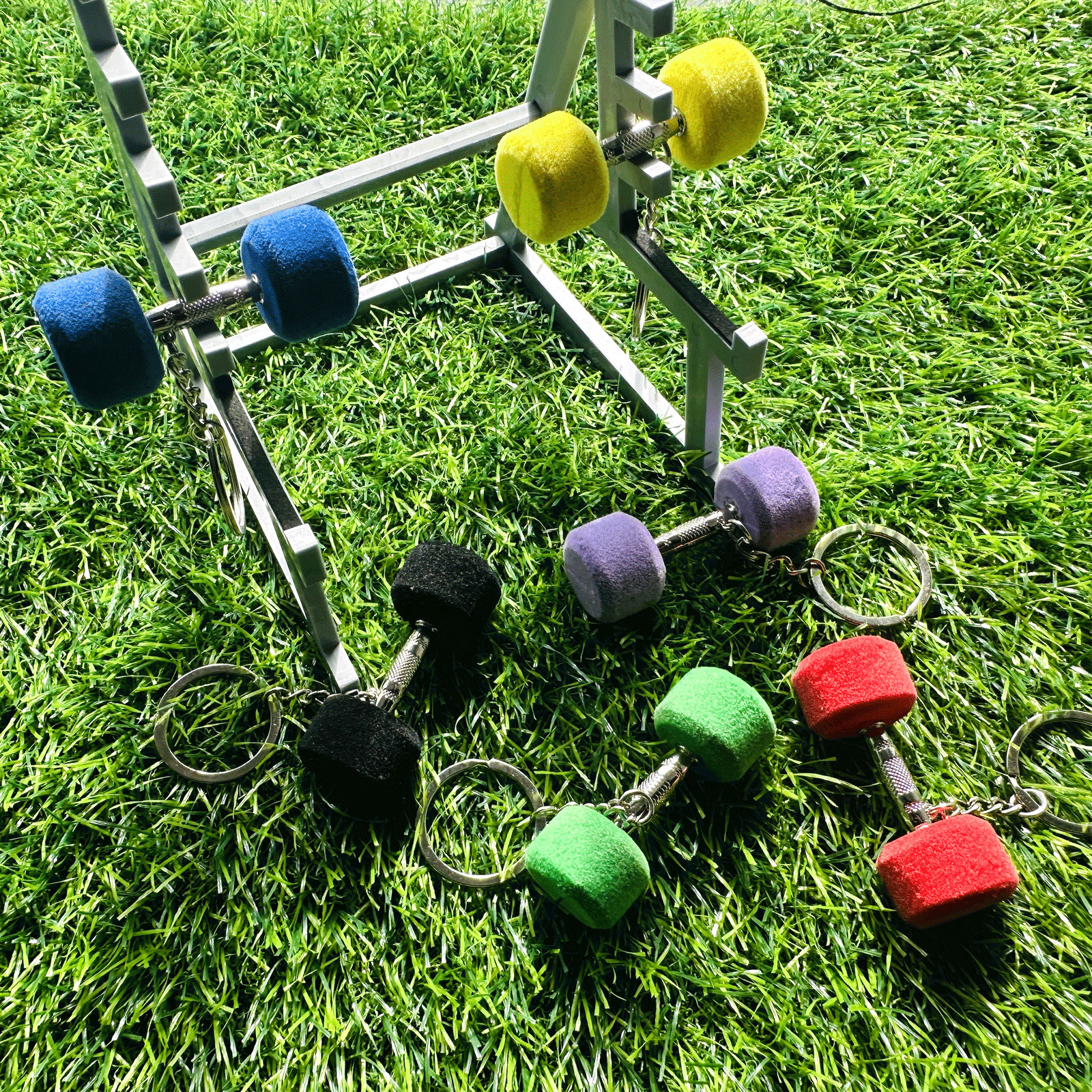 1pc Wsnbwye Weightlifting Equipment Wool Textured Dumbbell Keychain Removable Assembly Fitness Fashion Key Ring Pendant Dumbbell Pendant Gift Suitable for Bag Decoration Gift Unisex
