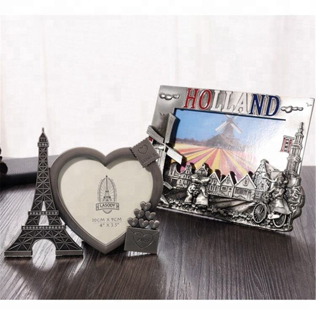 Wholesale Antique Crafts Paris Love Shape Tourism Souvenirs Vintage Metal Photo Frame